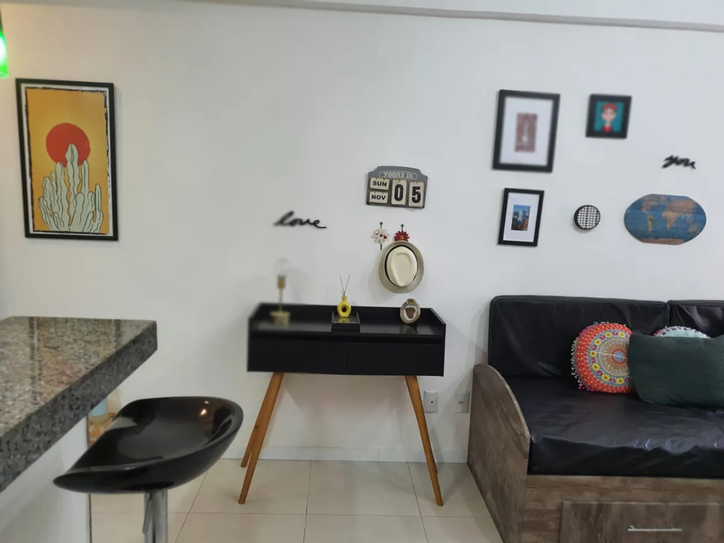APARTAMENTO QUARTO E SALA VARANDA SEMINOVO GARAGEM ELEVADOR ACADEMIA PISCINA VENDA ONDINA Rua Senta Púa Salvador - 