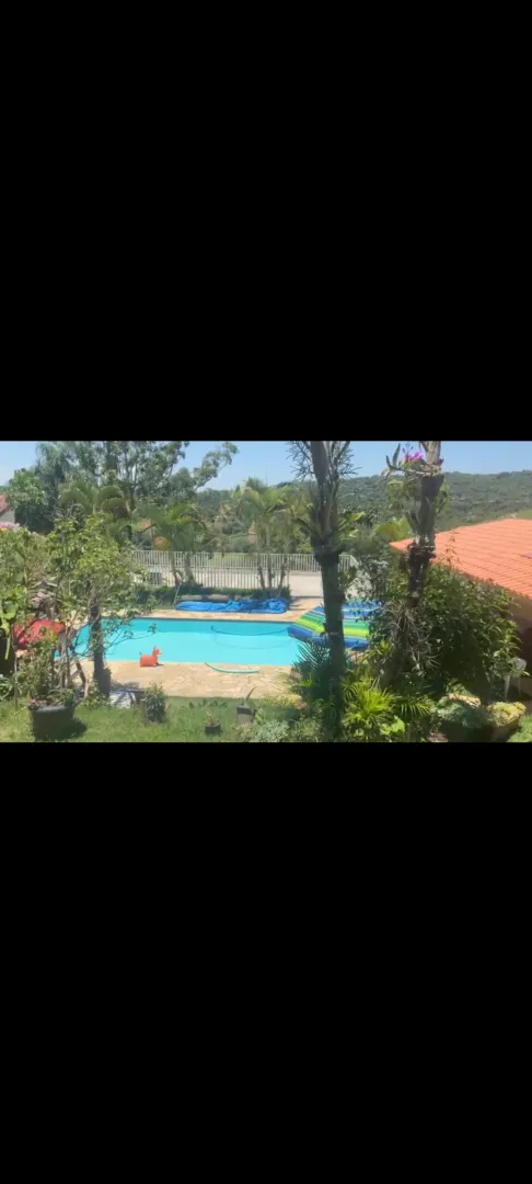 Ch&aacute;cara com piscina em condom&iacute;nio com vista deslumbrante para a represa  Igaratá - 