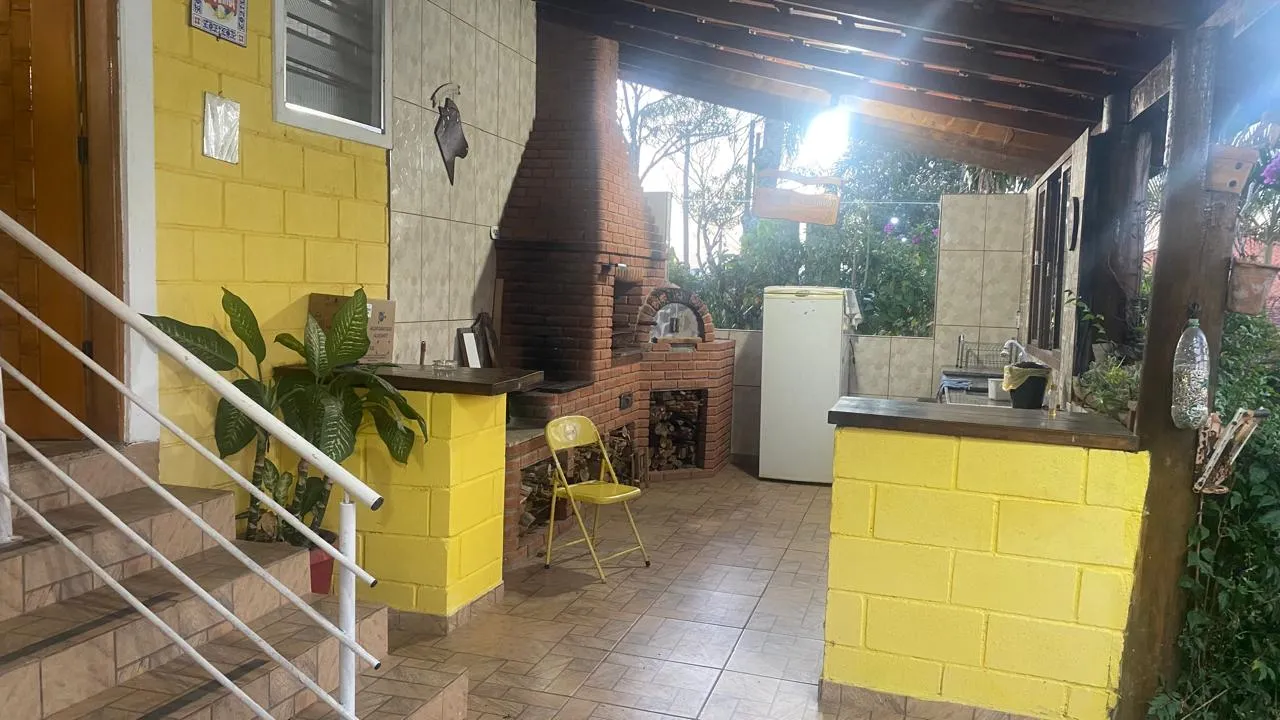 Ch&aacute;cara com piscina em condom&iacute;nio com vista deslumbrante para a represa  Igaratá - 