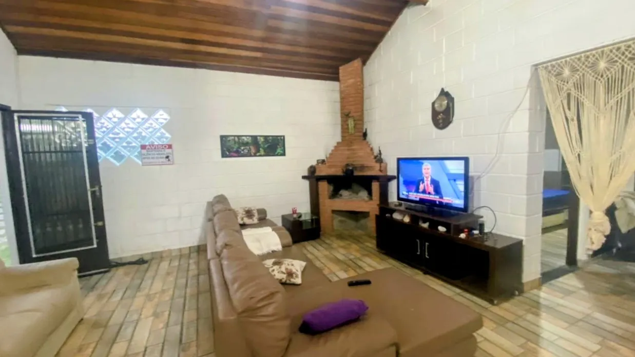 Ch&aacute;cara com piscina em condom&iacute;nio com vista deslumbrante para a represa  Igaratá - 