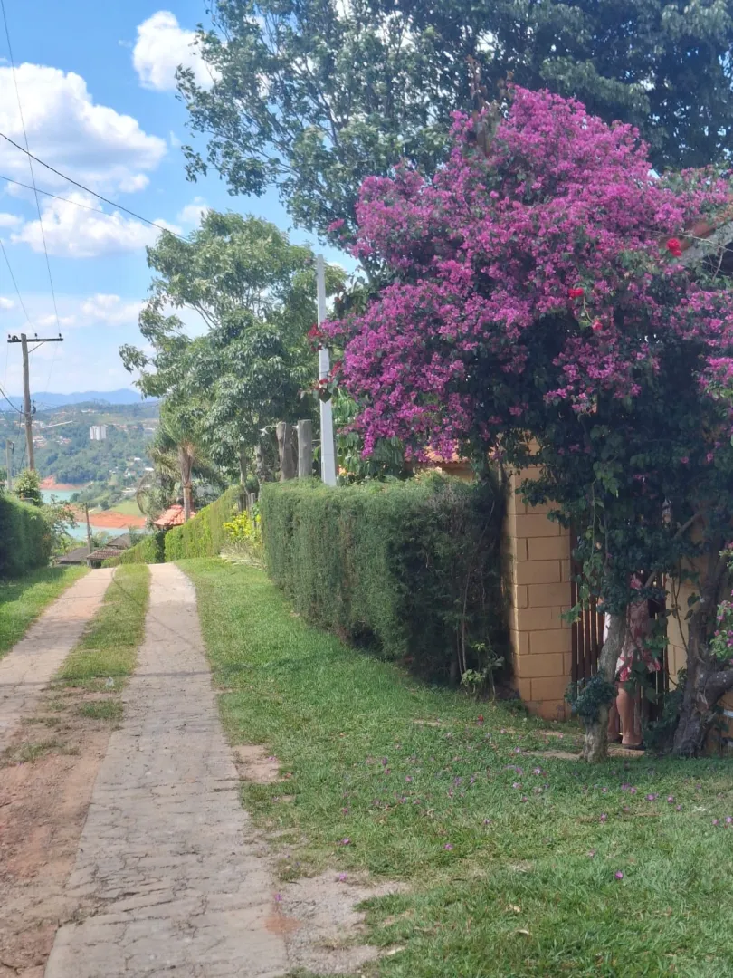 Ch&aacute;cara com piscina em condom&iacute;nio com vista deslumbrante para a represa  Igaratá - 