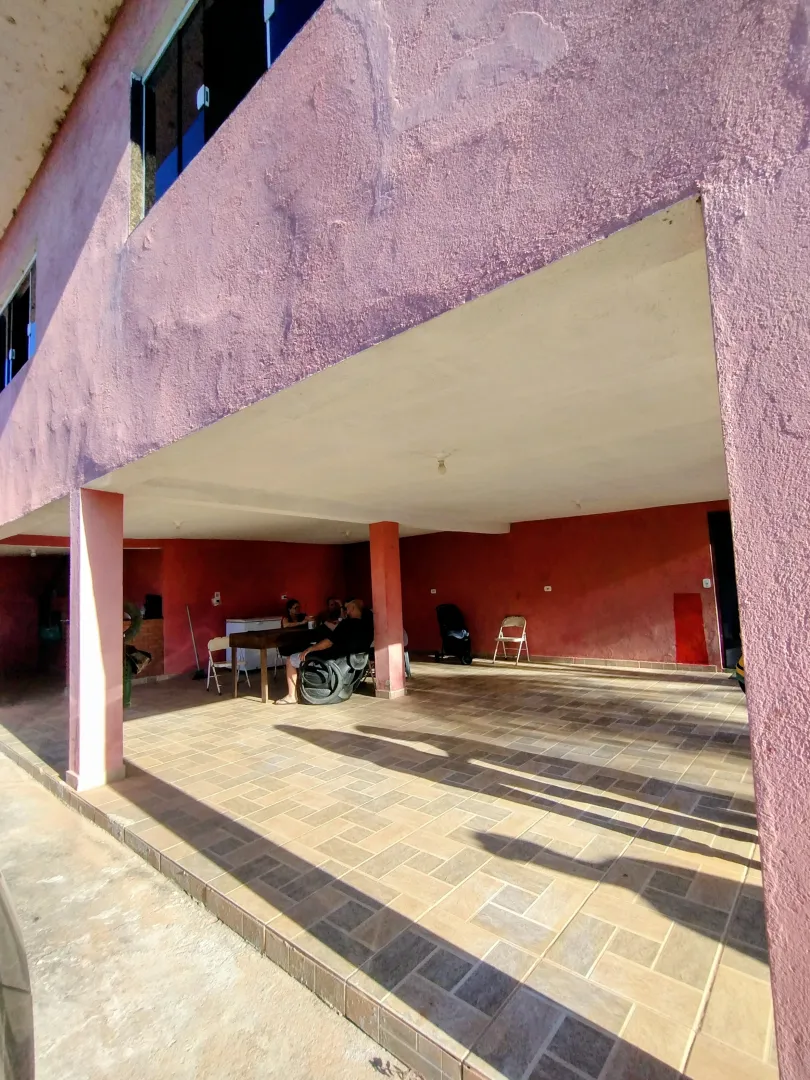 Ch&aacute;cara p&eacute; na &aacute;gua com piscina em condom&iacute;nio  Igaratá - 