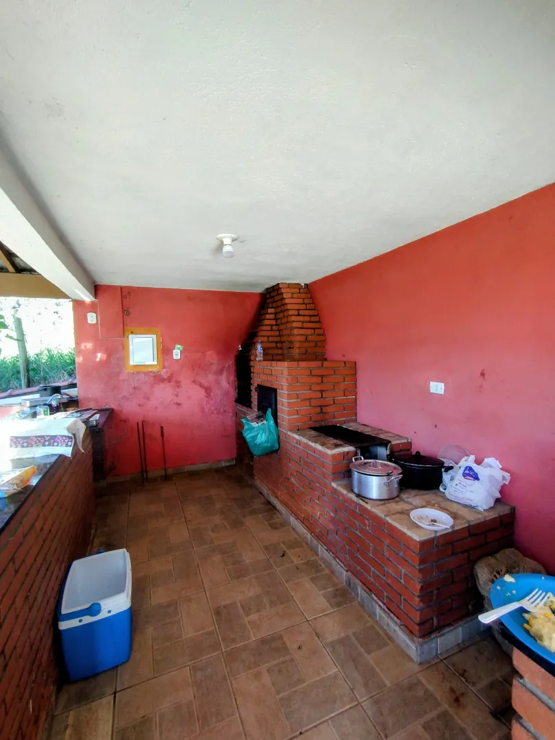 Ch&aacute;cara p&eacute; na &aacute;gua com piscina em condom&iacute;nio  Igaratá - 