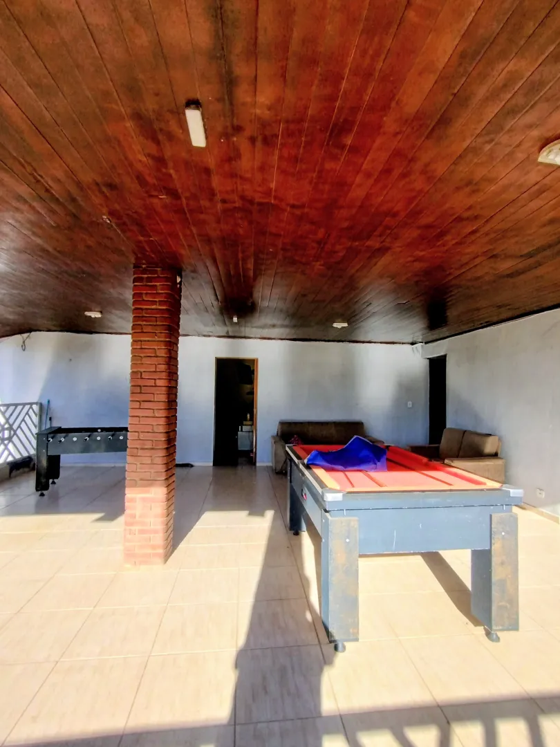 Ch&aacute;cara p&eacute; na &aacute;gua com piscina em condom&iacute;nio  Igaratá - 