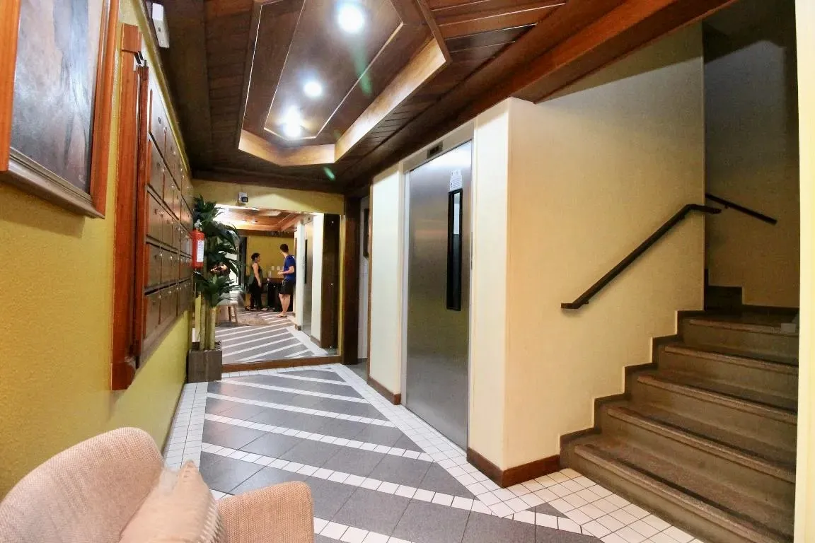 R$ 320.000 - OPORTUNIDADE &Uacute;NICA - 40M2 - 1 DORM - VISTA - REFORMADO Avenida Doutor Nilo Peçanha Porto Alegre - 