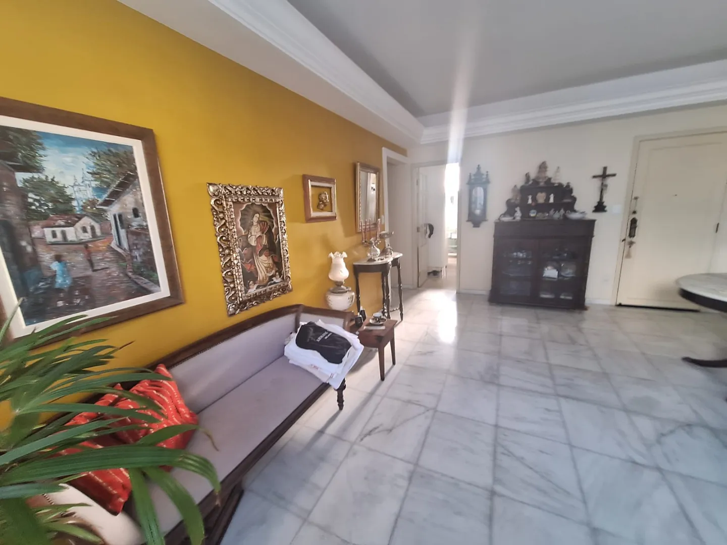 APARTAMENTO 3 QUARTOS SU&Iacute;TE NASCENTE ELEVADORES PORTARIA 24H &Agrave; VENDA NA BARRA! Rua Marquês de Caravelas Salvador - 