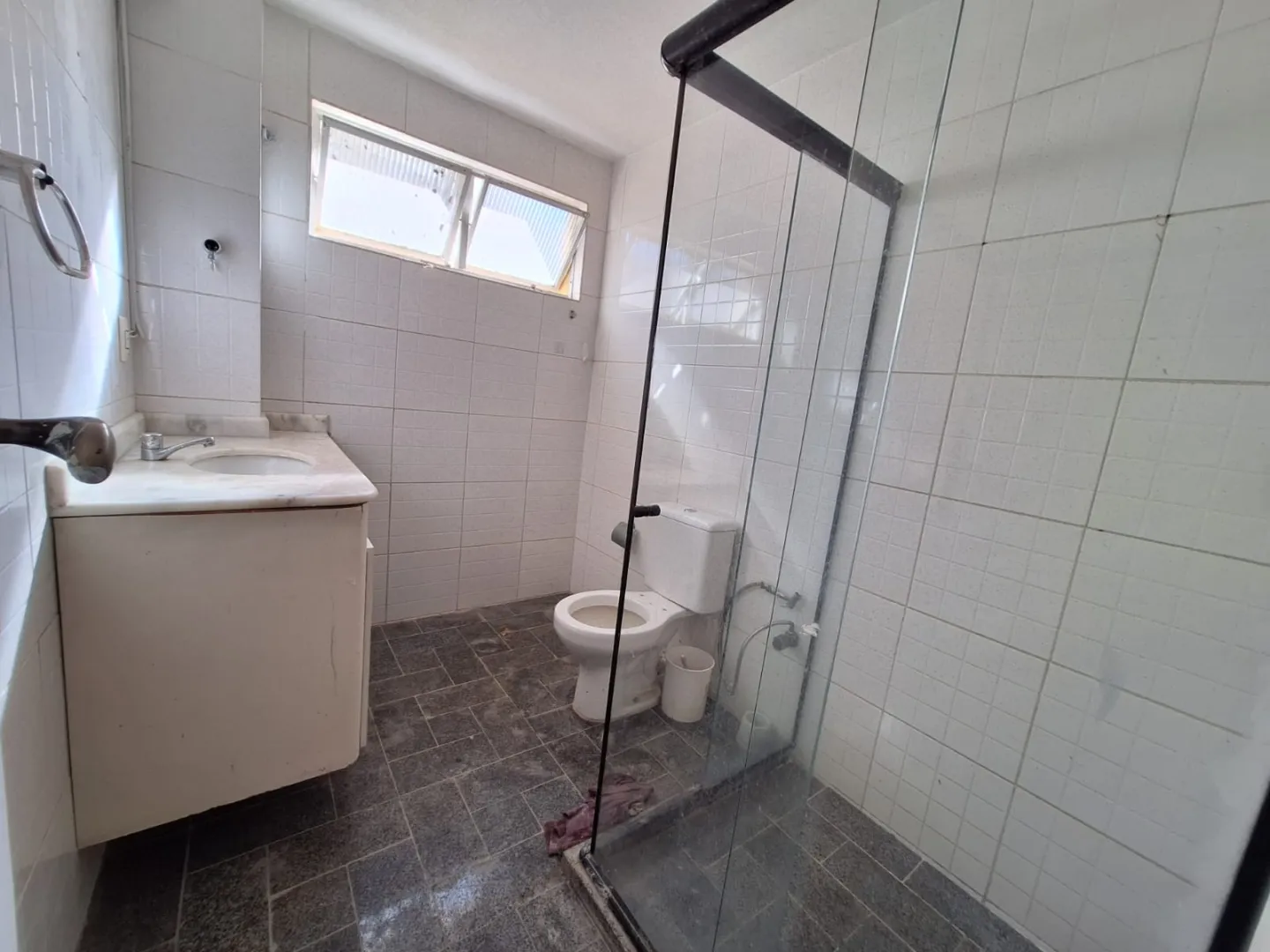 APARTAMENTO 3 QUARTOS SU&Iacute;TE VARANDA NASCENTE DEPEND&Ecirc;NCIA GARAGEM &Agrave; VENDA NA BARRA Rua Pedro Milton de Brito Salvador - 