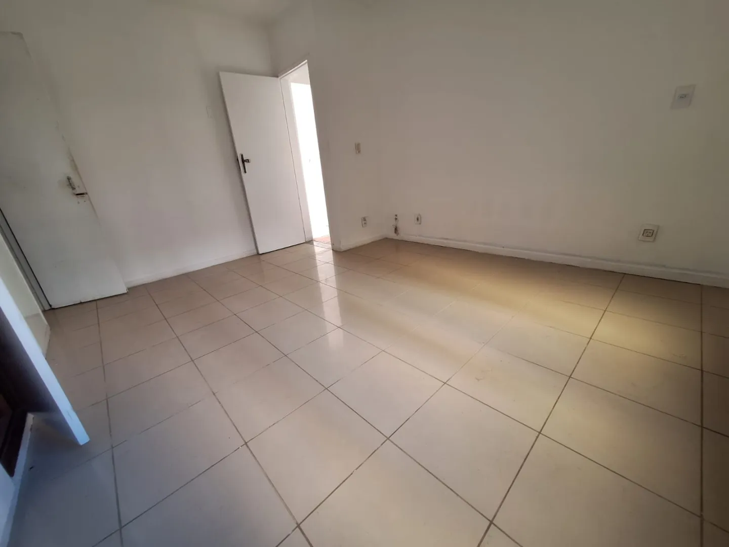 APARTAMENTO 3 QUARTOS SU&Iacute;TE VARANDA NASCENTE DEPEND&Ecirc;NCIA GARAGEM &Agrave; VENDA NA BARRA Rua Pedro Milton de Brito Salvador - 