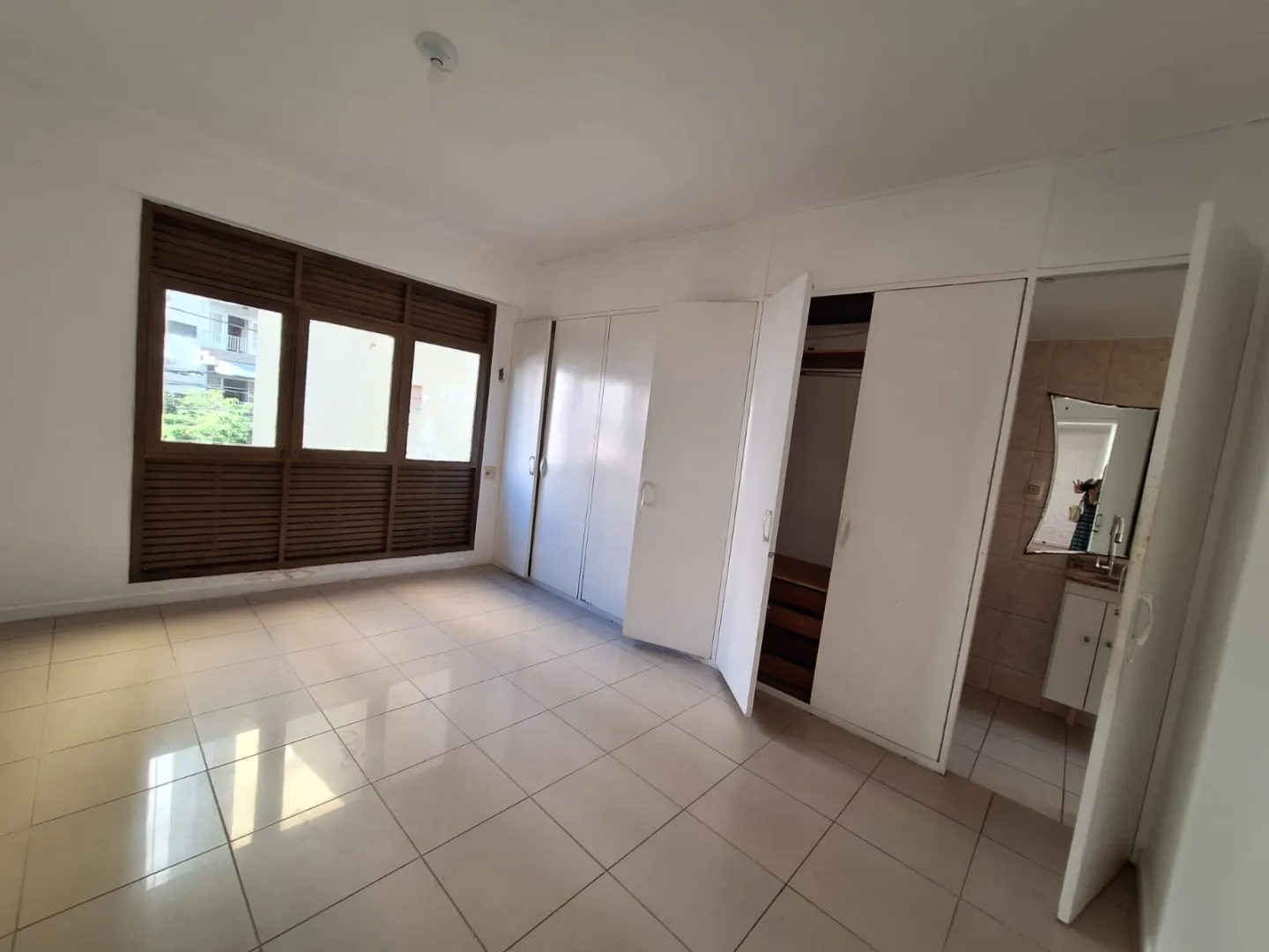 APARTAMENTO 3 QUARTOS SU&Iacute;TE VARANDA NASCENTE DEPEND&Ecirc;NCIA GARAGEM &Agrave; VENDA NA BARRA Rua Pedro Milton de Brito Salvador - 