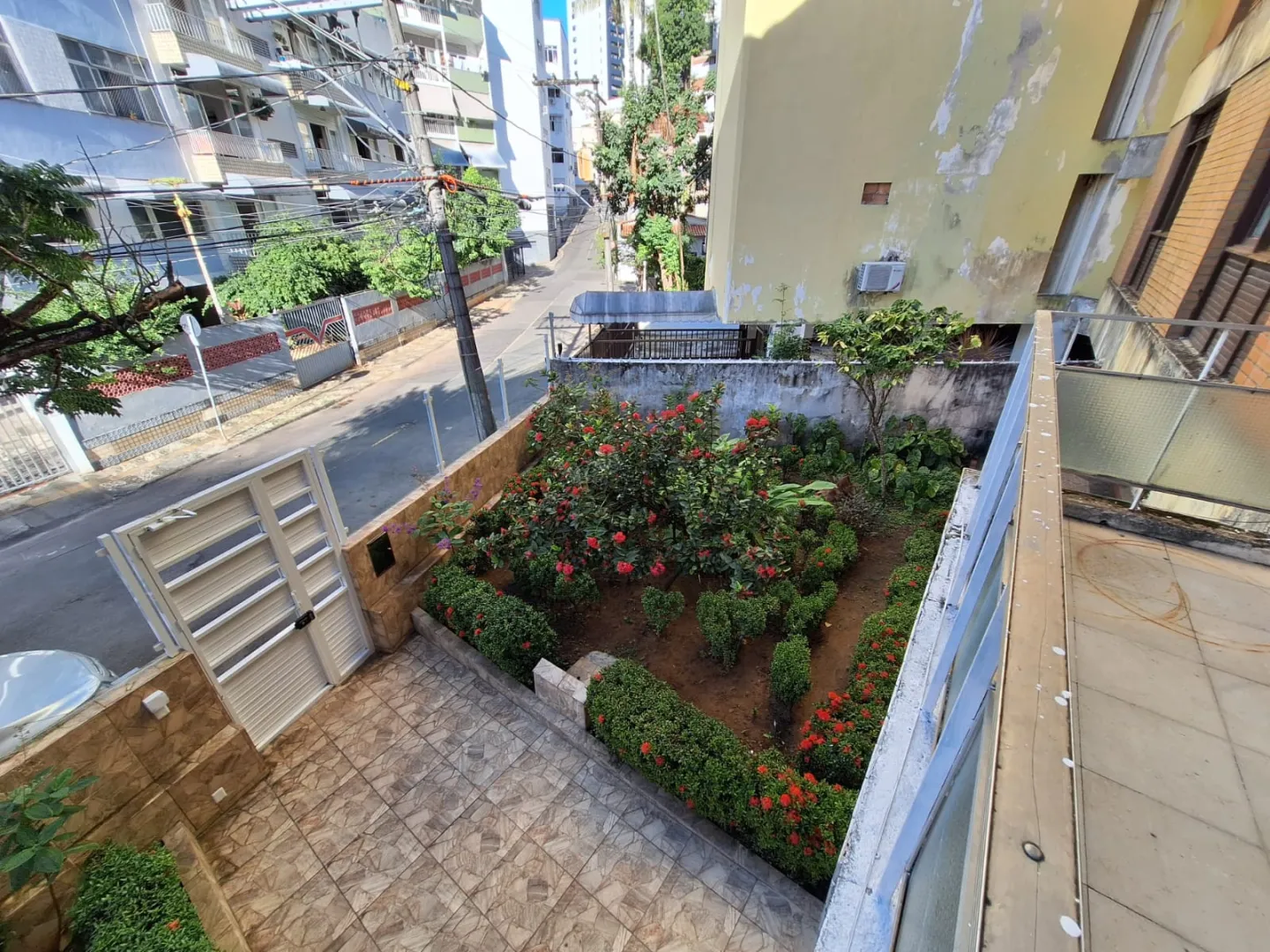 APARTAMENTO 3 QUARTOS SU&Iacute;TE VARANDA NASCENTE DEPEND&Ecirc;NCIA GARAGEM &Agrave; VENDA NA BARRA Rua Pedro Milton de Brito Salvador - 