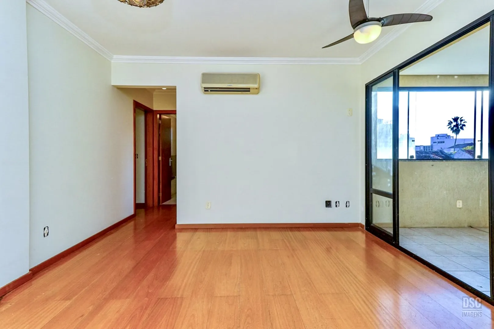 R$ 665.000 - &Oacute;TIMO APARTAMENTO - 74M2 - 2 DORM - SU&Iacute;TE - SACADA -  2 VAGAS Rua Maranguapé Porto Alegre - 