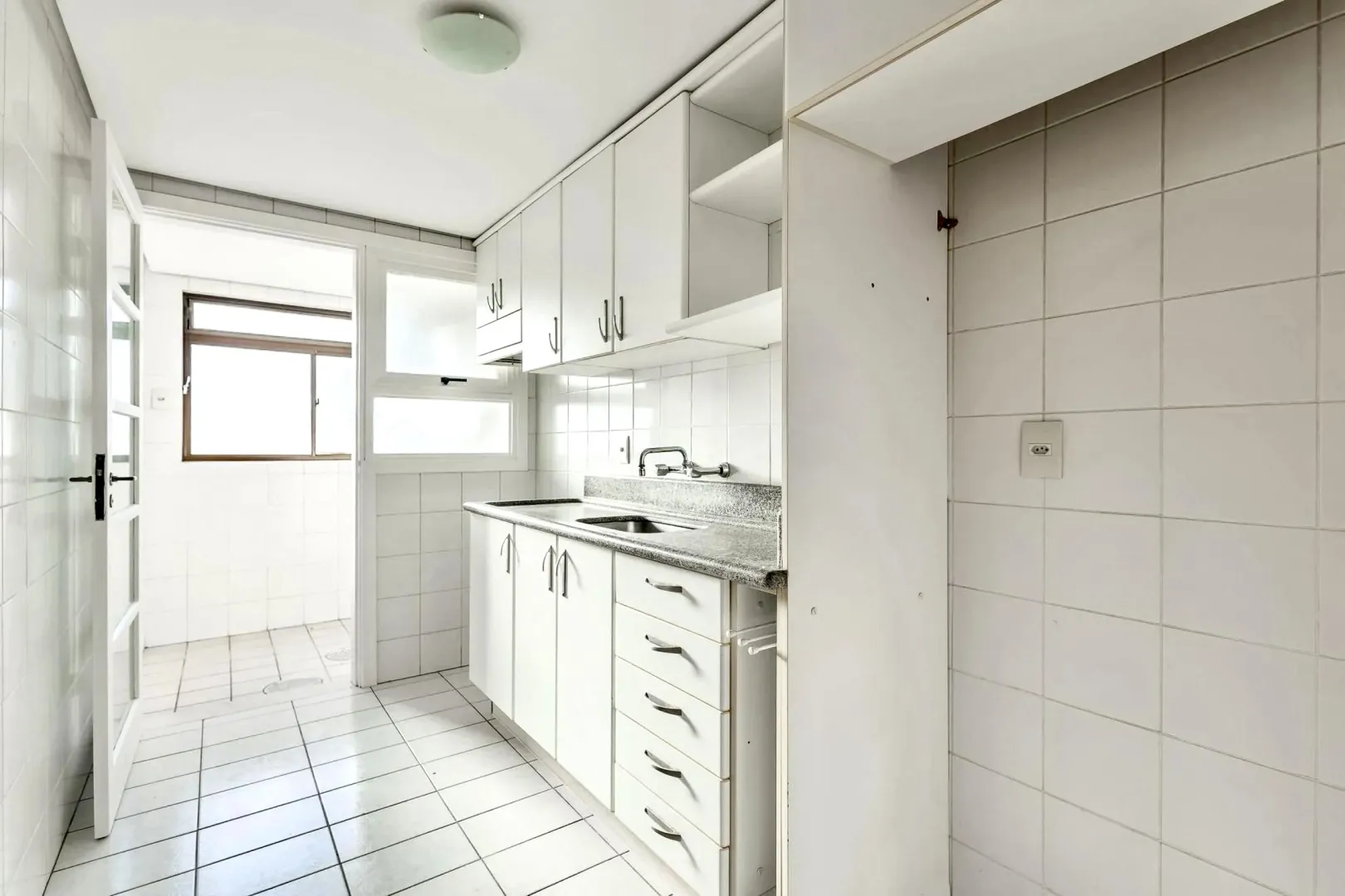 R$ 440.000 - &Oacute;TIMO APARTAMENTO - 66M2 - 2 DORM - SU&Iacute;TE - 1 VAGA - INFRA Rua José do Patrocínio Porto Alegre - 