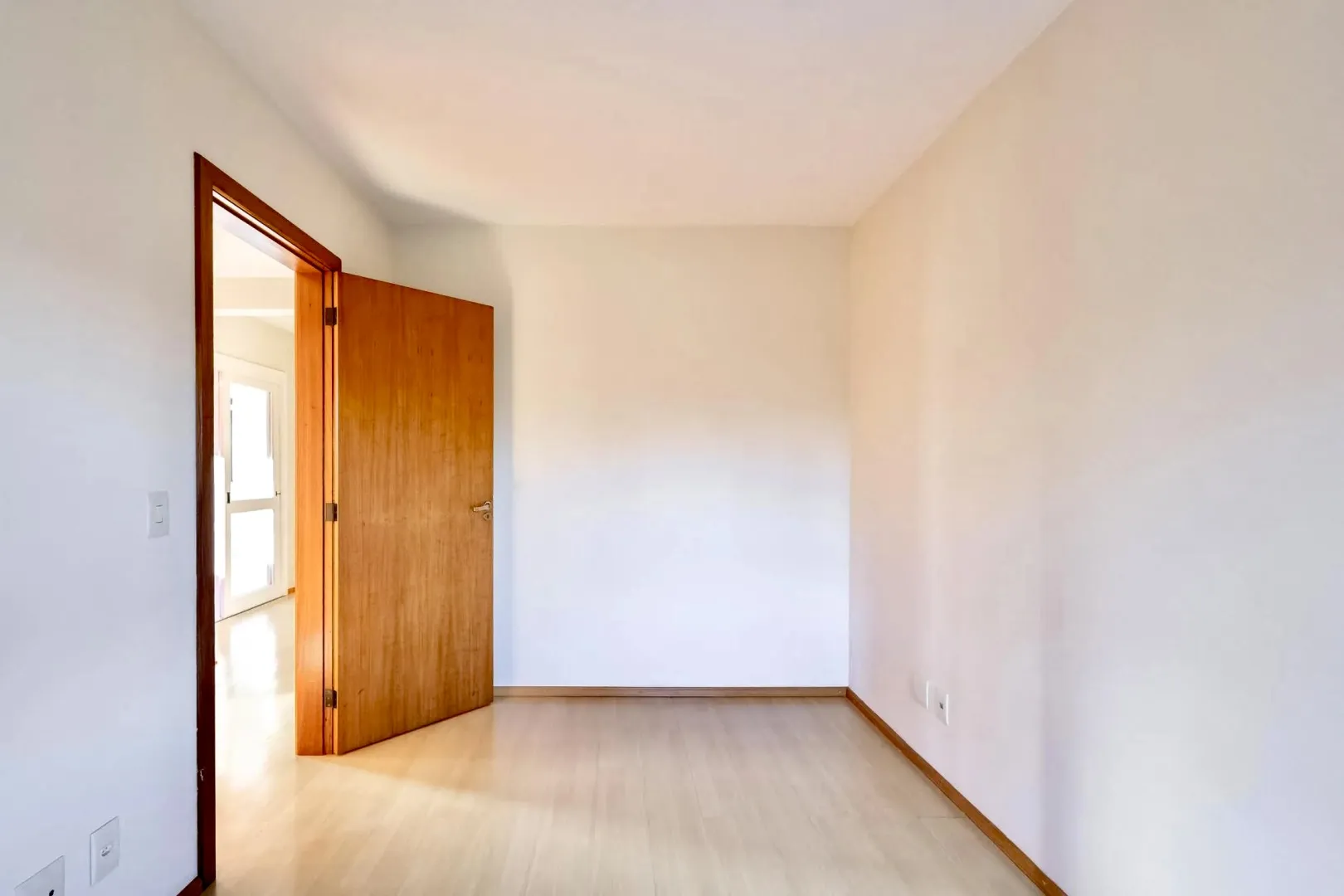 R$ 440.000 - &Oacute;TIMO APARTAMENTO - 66M2 - 2 DORM - SU&Iacute;TE - 1 VAGA - INFRA Rua José do Patrocínio Porto Alegre - 