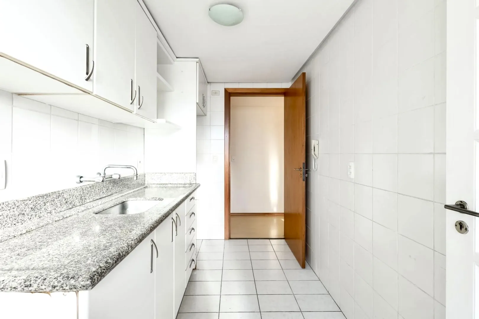R$ 440.000 - &Oacute;TIMO APARTAMENTO - 66M2 - 2 DORM - SU&Iacute;TE - 1 VAGA - INFRA Rua José do Patrocínio Porto Alegre - 