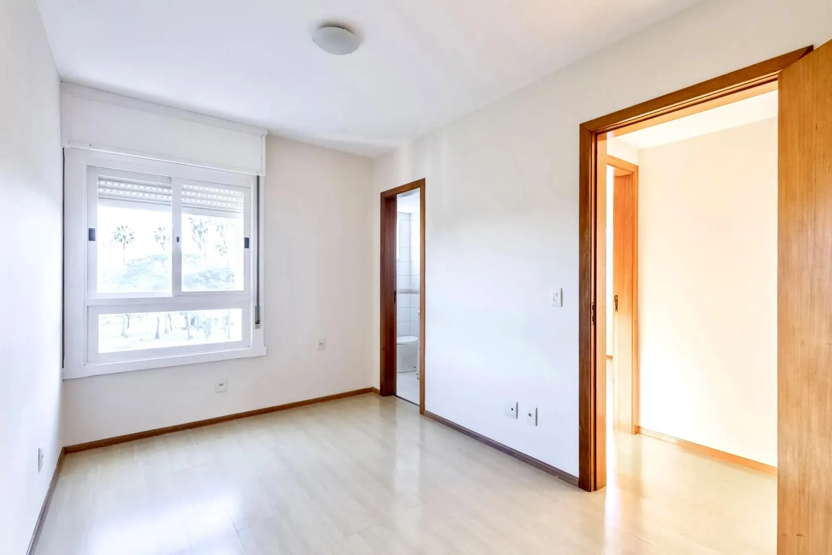 R$ 440.000 - &Oacute;TIMO APARTAMENTO - 66M2 - 2 DORM - SU&Iacute;TE - 1 VAGA - INFRA Rua José do Patrocínio Porto Alegre - 