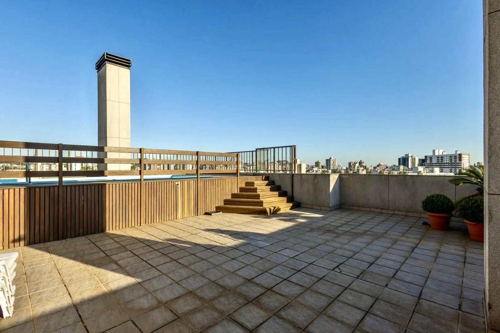 R$ 440.000 - &Oacute;TIMO APARTAMENTO - 66M2 - 2 DORM - SU&Iacute;TE - 1 VAGA - INFRA Rua José do Patrocínio Porto Alegre - 