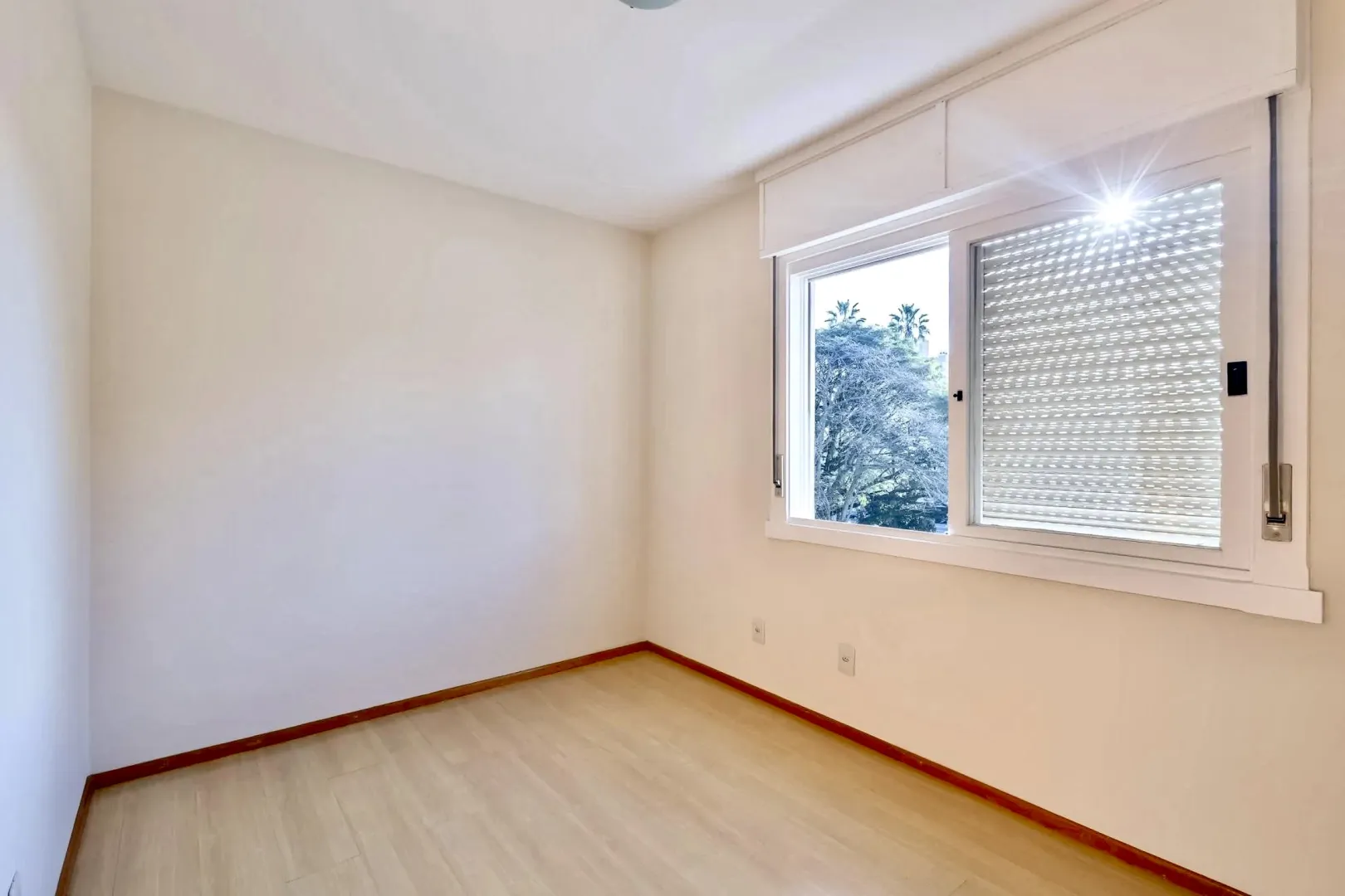 R$ 440.000 - &Oacute;TIMO APARTAMENTO - 66M2 - 2 DORM - SU&Iacute;TE - 1 VAGA - INFRA Rua José do Patrocínio Porto Alegre - 