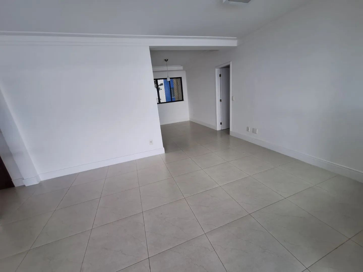 APARTAMENTO 3 QUARTOS SU&Iacute;TE VARANDA VISTA MAR PISCINA QUADRA ACADEMIA NA VIT&Oacute;RIA LOCA&Ccedil;&Atilde;O! Avenida Sete de Setembro Salvador - 