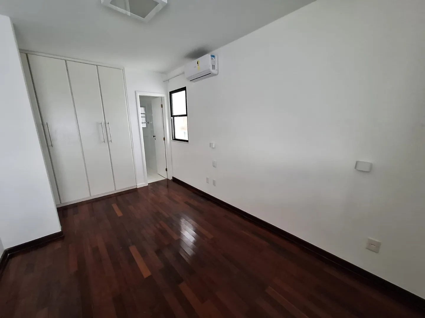 APARTAMENTO 3 QUARTOS SU&Iacute;TE VARANDA VISTA MAR PISCINA QUADRA ACADEMIA NA VIT&Oacute;RIA LOCA&Ccedil;&Atilde;O! Avenida Sete de Setembro Salvador - 