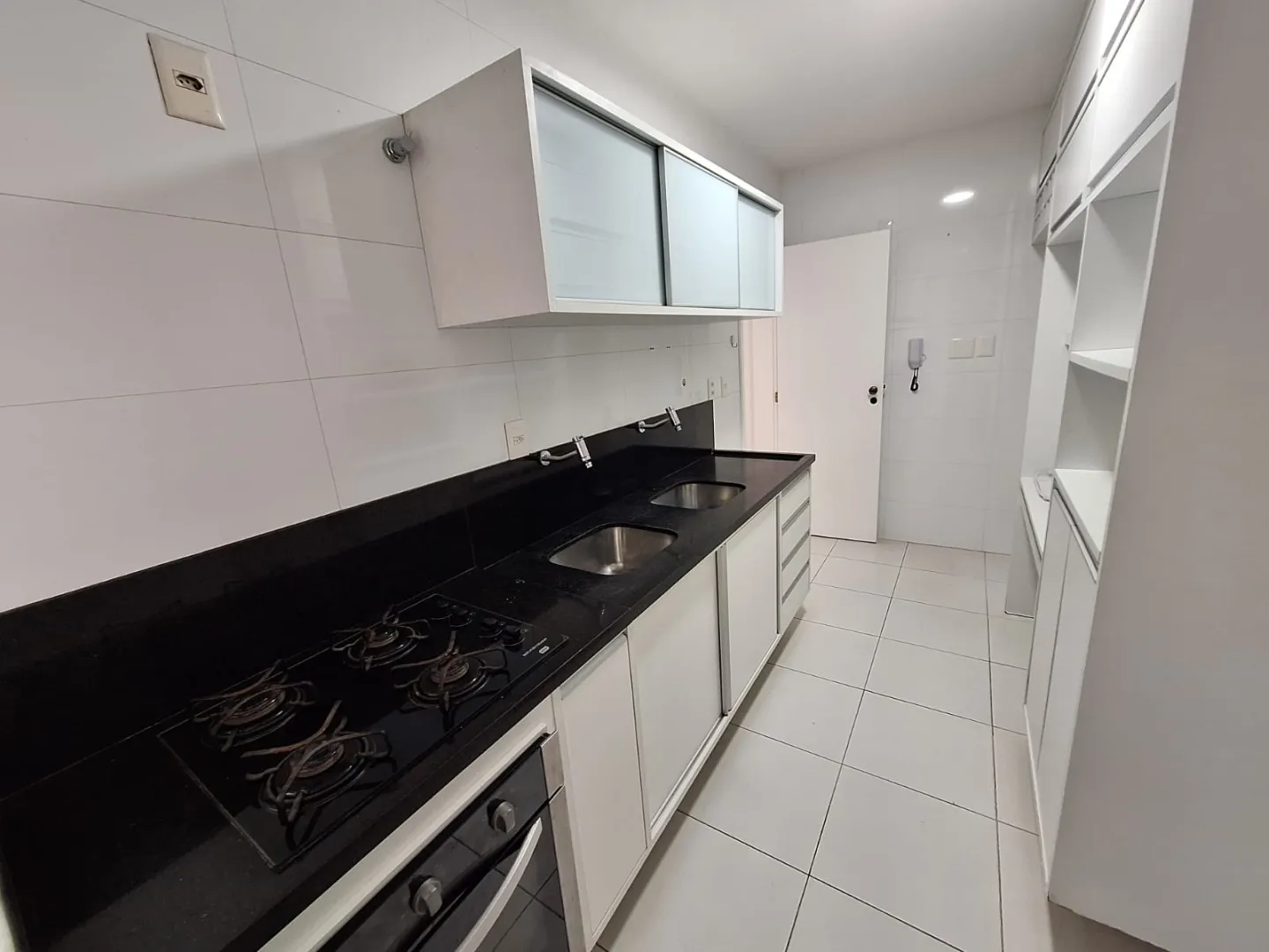 APARTAMENTO 3 QUARTOS SU&Iacute;TE VARANDA VISTA MAR PISCINA QUADRA ACADEMIA NA VIT&Oacute;RIA LOCA&Ccedil;&Atilde;O! Avenida Sete de Setembro Salvador - 