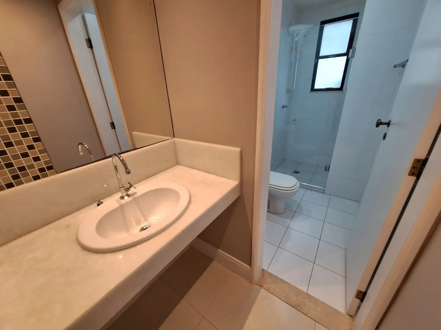 APARTAMENTO 3 QUARTOS SU&Iacute;TE VARANDA VISTA MAR PISCINA QUADRA ACADEMIA NA VIT&Oacute;RIA LOCA&Ccedil;&Atilde;O! Avenida Sete de Setembro Salvador - 