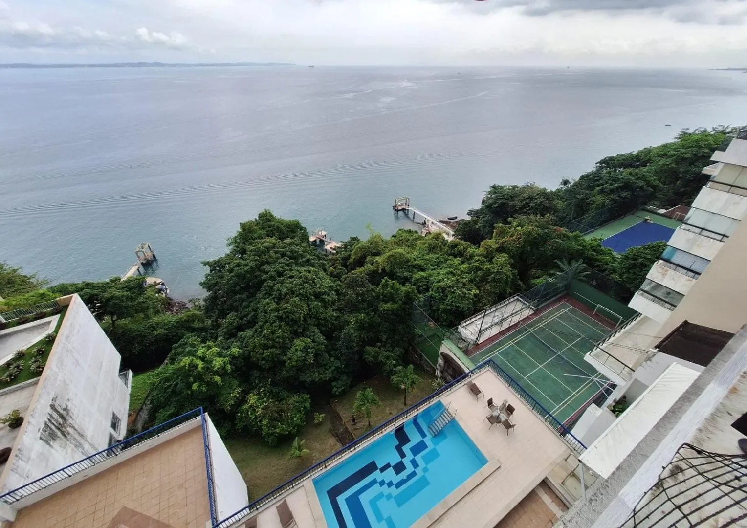 APARTAMENTO 3 QUARTOS SU&Iacute;TE VARANDA VISTA MAR PISCINA QUADRA ACADEMIA NA VIT&Oacute;RIA LOCA&Ccedil;&Atilde;O! Avenida Sete de Setembro Salvador - 