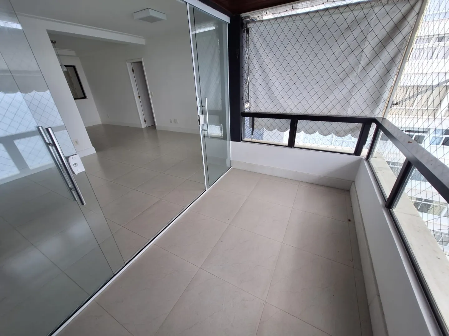 APARTAMENTO 3 QUARTOS SU&Iacute;TE VARANDA VISTA MAR PISCINA QUADRA ACADEMIA NA VIT&Oacute;RIA LOCA&Ccedil;&Atilde;O! Avenida Sete de Setembro Salvador - 