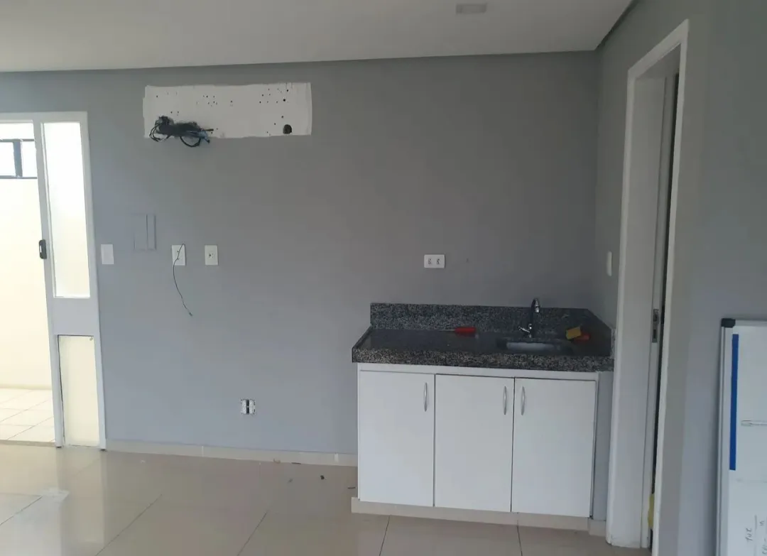 Sala Comercial de 35m&sup2; &agrave; Venda no Espinheiro | 1 Vaga | Av. Agamenon Magalh&atilde;es Avenida Governador Agamenon Magalhães Recife - 