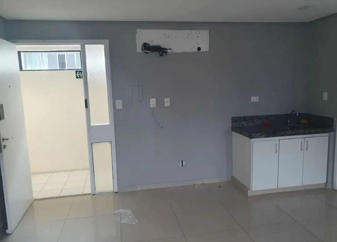 Sala Comercial de 35m&sup2; &agrave; Venda no Espinheiro | 1 Vaga | Av. Agamenon Magalh&atilde;es Avenida Governador Agamenon Magalhães Recife - 