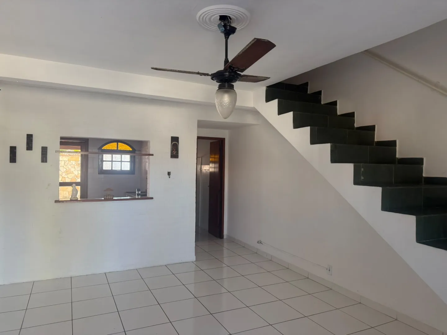 APARTAMENTO TÉRREO À VENDA EM UBÁS!