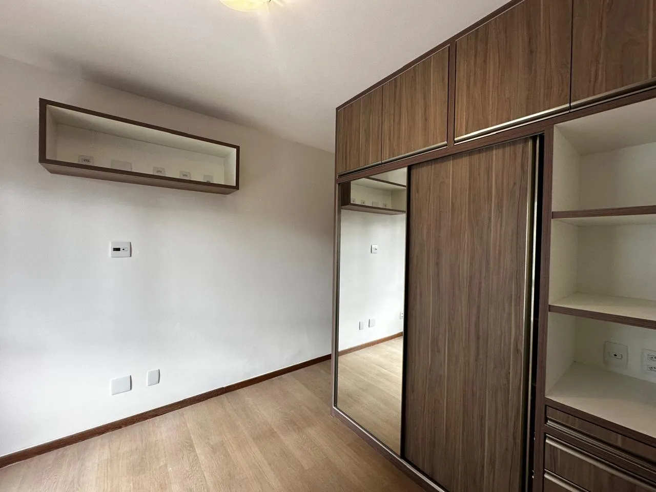 APARTAMENTO 3 QUARTOS SUITE VARANDA NASCENTE 2 GARAGENS &Agrave; VENDA NO JARDIM APIPEMA! Rua Desembargador Sálvio Martins Salvador - 