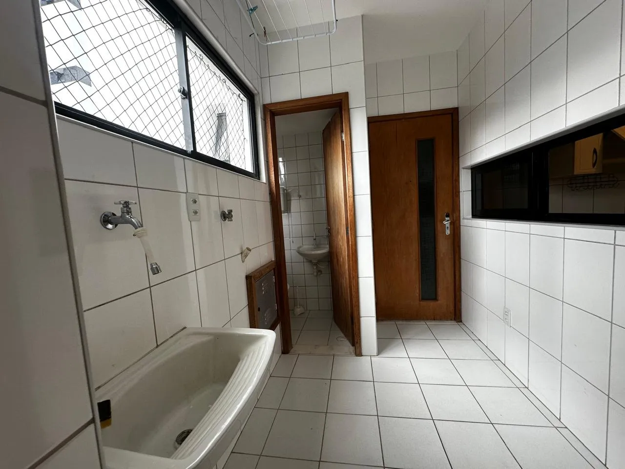 APARTAMENTO 3 QUARTOS SUITE VARANDA NASCENTE 2 GARAGENS &Agrave; VENDA NO JARDIM APIPEMA! Rua Desembargador Sálvio Martins Salvador - 