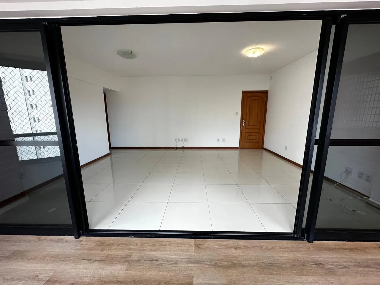 APARTAMENTO 3 QUARTOS SUITE VARANDA NASCENTE 2 GARAGENS &Agrave; VENDA NO JARDIM APIPEMA! Rua Desembargador Sálvio Martins Salvador - 