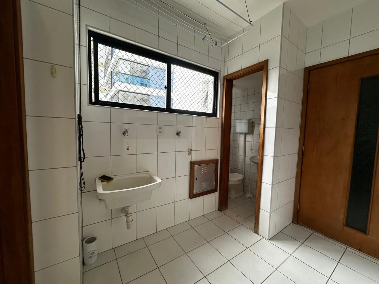 APARTAMENTO 3 QUARTOS SUITE VARANDA NASCENTE 2 GARAGENS &Agrave; VENDA NO JARDIM APIPEMA! Rua Desembargador Sálvio Martins Salvador - 