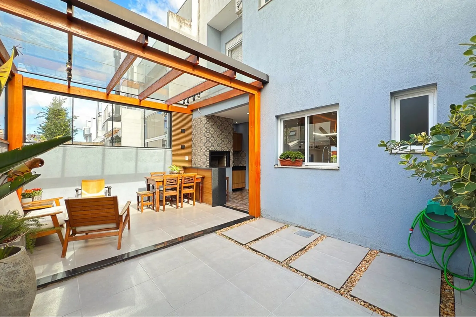 R$ 795.000 - MARAVILHOSA CASA EM CONDOM&Iacute;NIO FECHADO - 142M2 - 3 DORM - 2 VAGAS - INFRA Rua Carlos Maximiliano Fayet Porto Alegre - 
