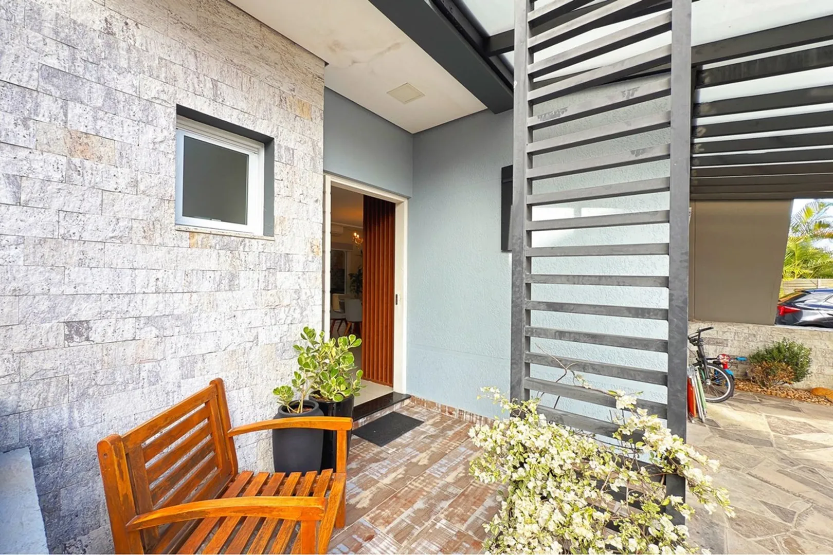 R$ 795.000 - MARAVILHOSA CASA EM CONDOM&Iacute;NIO FECHADO - 142M2 - 3 DORM - 2 VAGAS - INFRA Rua Carlos Maximiliano Fayet Porto Alegre - 