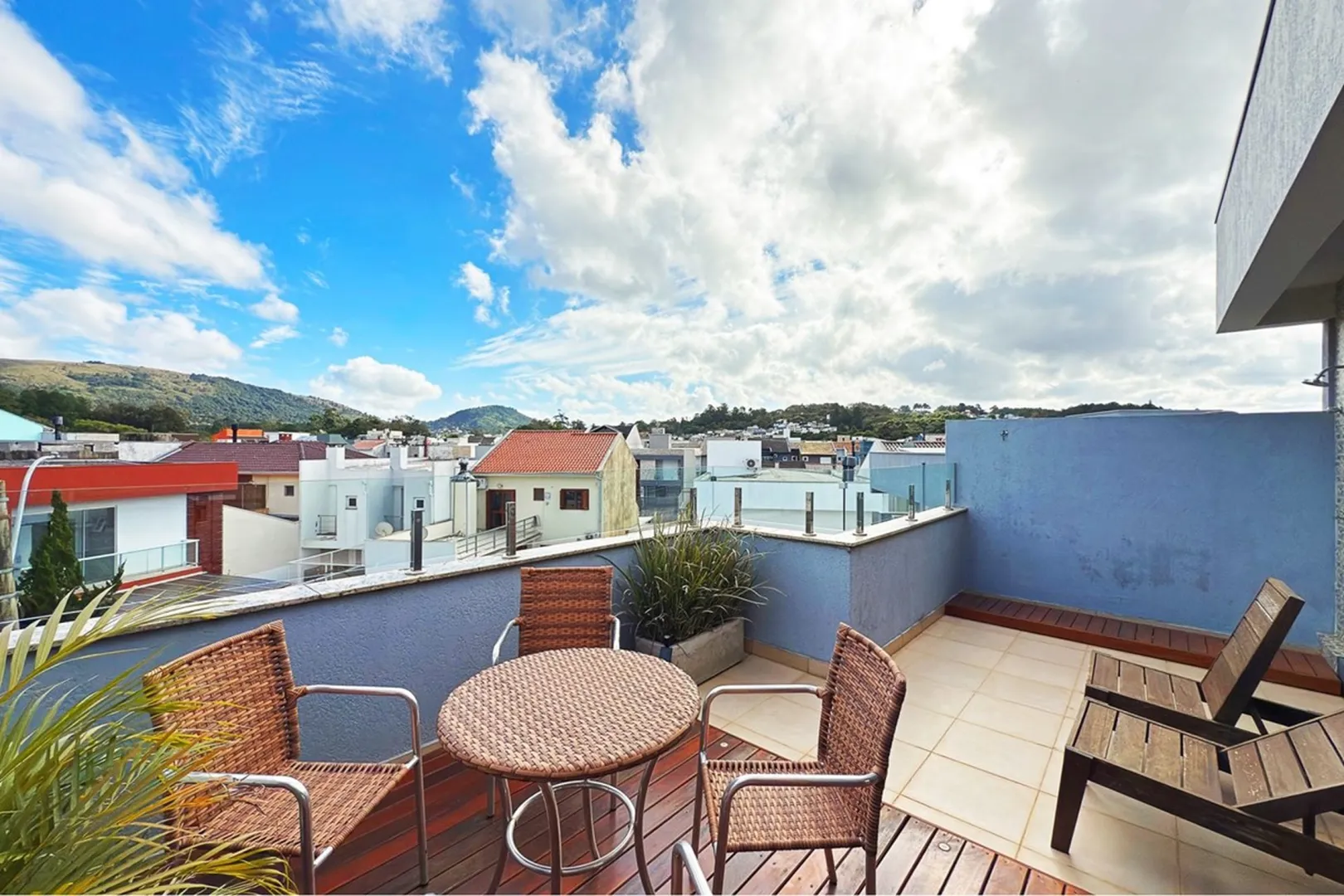 R$ 795.000 - MARAVILHOSA CASA EM CONDOM&Iacute;NIO FECHADO - 142M2 - 3 DORM - 2 VAGAS - INFRA Rua Carlos Maximiliano Fayet Porto Alegre - 