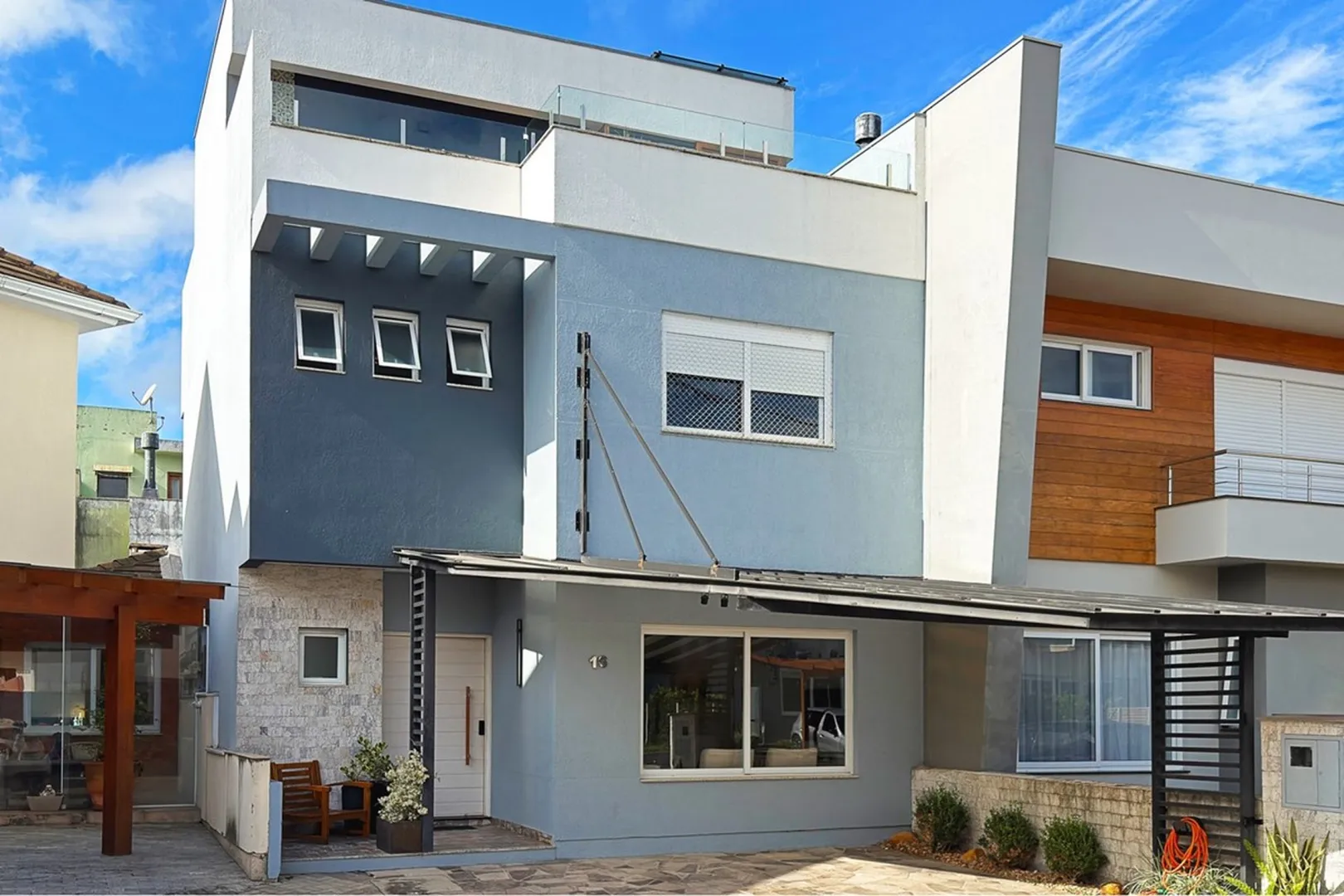 R$ 795.000 - MARAVILHOSA CASA EM CONDOM&Iacute;NIO FECHADO - 142M2 - 3 DORM - 2 VAGAS - INFRA Rua Carlos Maximiliano Fayet Porto Alegre - 