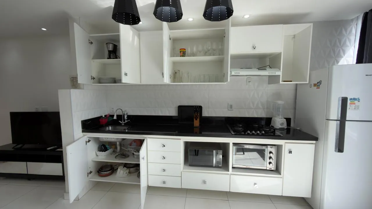 APARTAMENTO QUARTO E SALA SU&Iacute;TE GARAGEM ACADEMIA PISCINA &Agrave; VENDA EM ONDINA! Avenida Oceânica Salvador - 