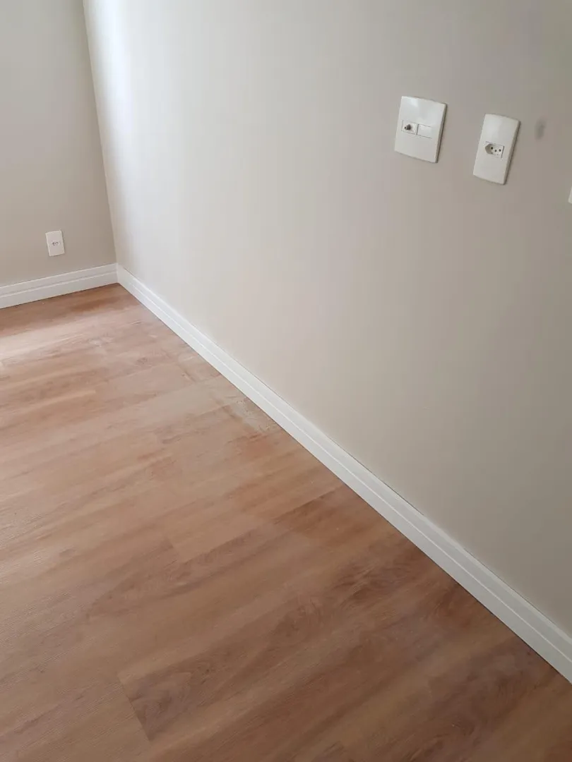 Apartamento a venda com 54m&sup2; sendo 2 dormit&oacute;rios, suite, varanda e uma vaga; Av. César Abraão Osasco - 