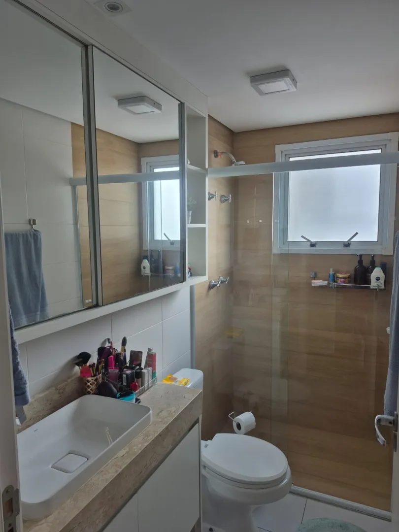 Apartamento a venda com 54m&sup2; sendo 2 dormit&oacute;rios, suite, varanda e uma vaga; Av. César Abraão Osasco - 