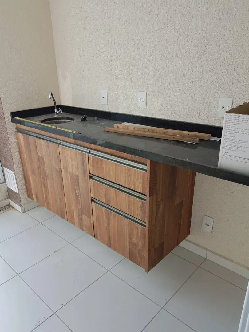 Apartamento a venda com 54m&sup2; sendo 2 dormit&oacute;rios, suite, varanda e uma vaga; Av. César Abraão Osasco - 