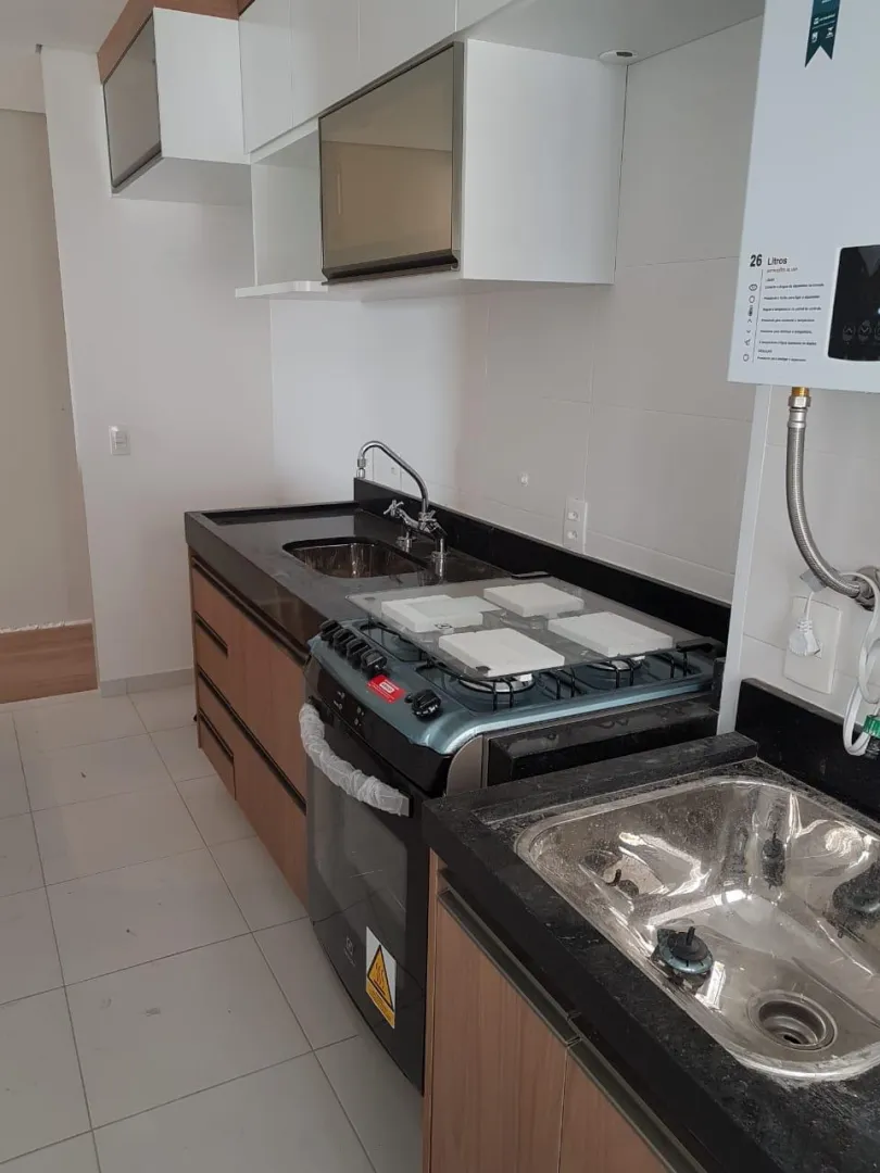 Apartamento a venda com 54m&sup2; sendo 2 dormit&oacute;rios, suite, varanda e uma vaga; Av. César Abraão Osasco - 