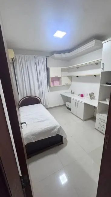 4 QUARTOS SU&Iacute;TE REFORMADO DEPEND&Ecirc;NCIA GARAGEM ESCADA &Agrave; VENDA NO CANELA! Rua Desembargador Gonçalves Salvador - 