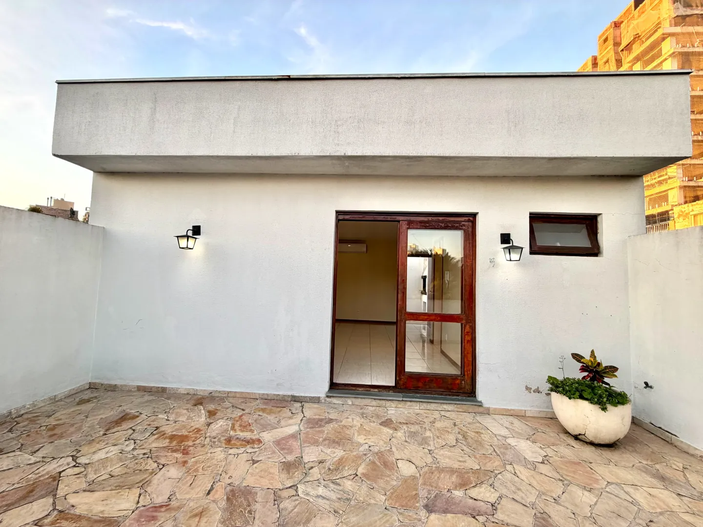 R$ 720.000 | COBERTURA | 146M&sup2; | 1 SU&Iacute;TE | 1 VAGA | PETR&Oacute;POLIS | PORTO ALEGRE - RS Avenida Montenegro Porto Alegre - 
