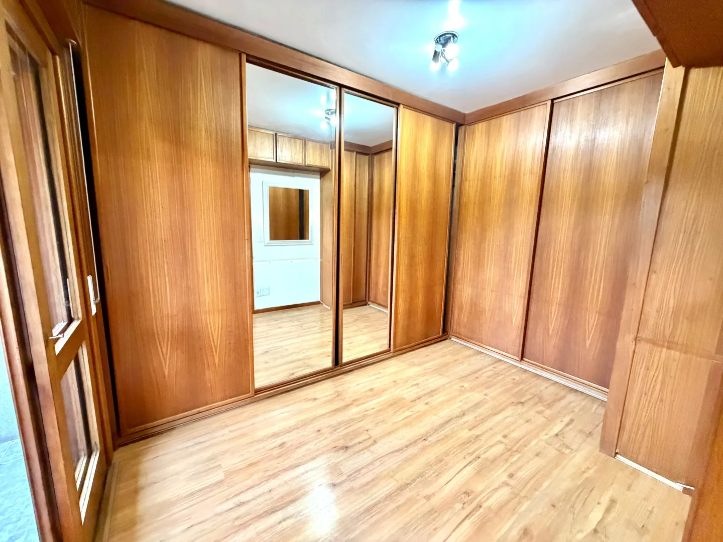 R$ 720.000 | COBERTURA | 146M&sup2; | 1 SU&Iacute;TE | 1 VAGA | PETR&Oacute;POLIS | PORTO ALEGRE - RS Avenida Montenegro Porto Alegre - 