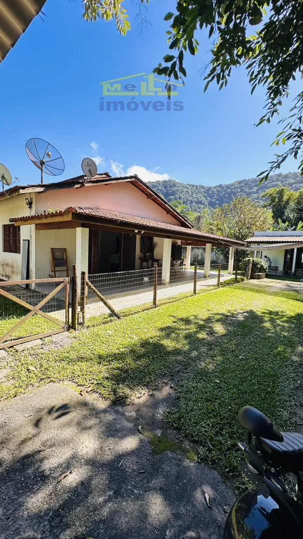 CASA &Agrave; VENDA EM BOI&Ccedil;UCANGA &ndash; AMPLO TERRENO E EXCELENTE POTENCIAL  São Sebastião - 