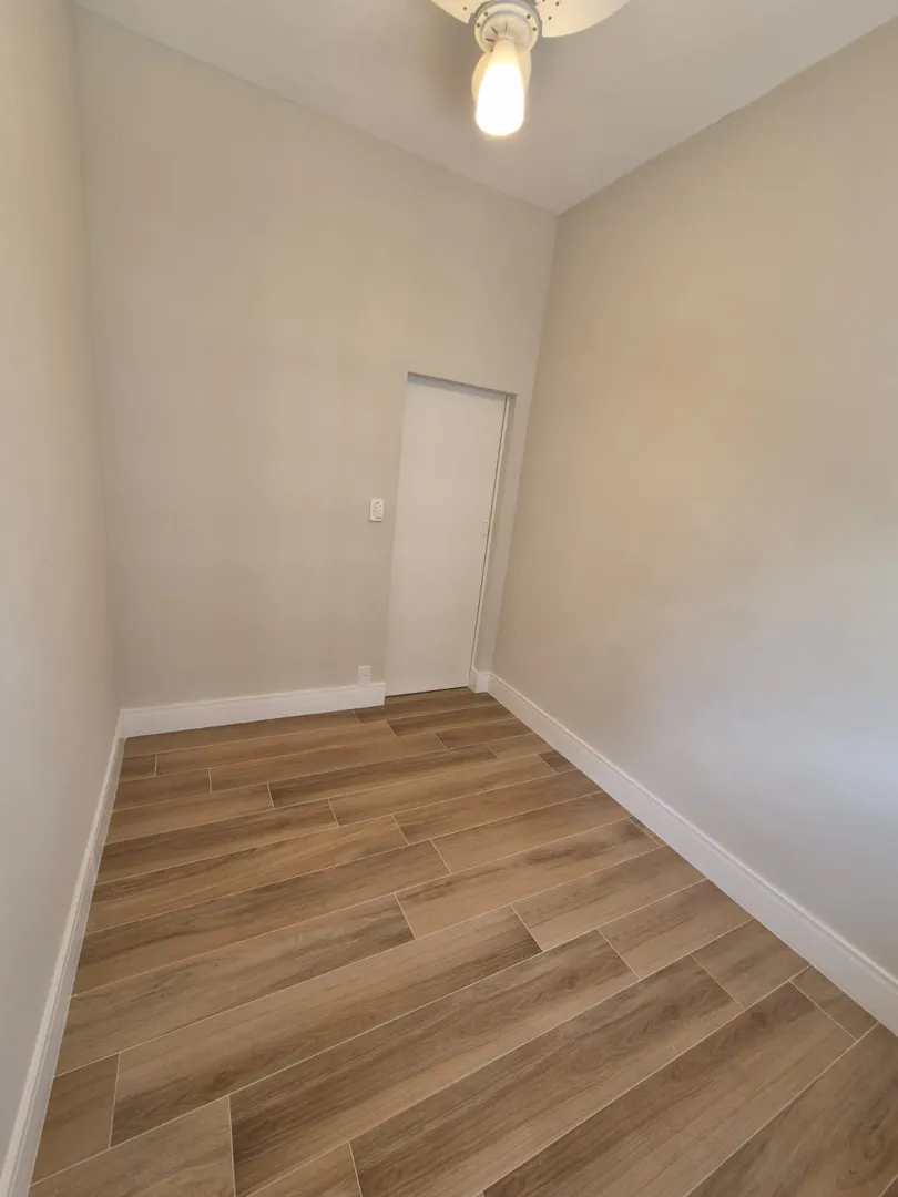 Apartamento Reformado na orla da praia em Santos Avenida Bartholomeu de Gusmão Santos - 