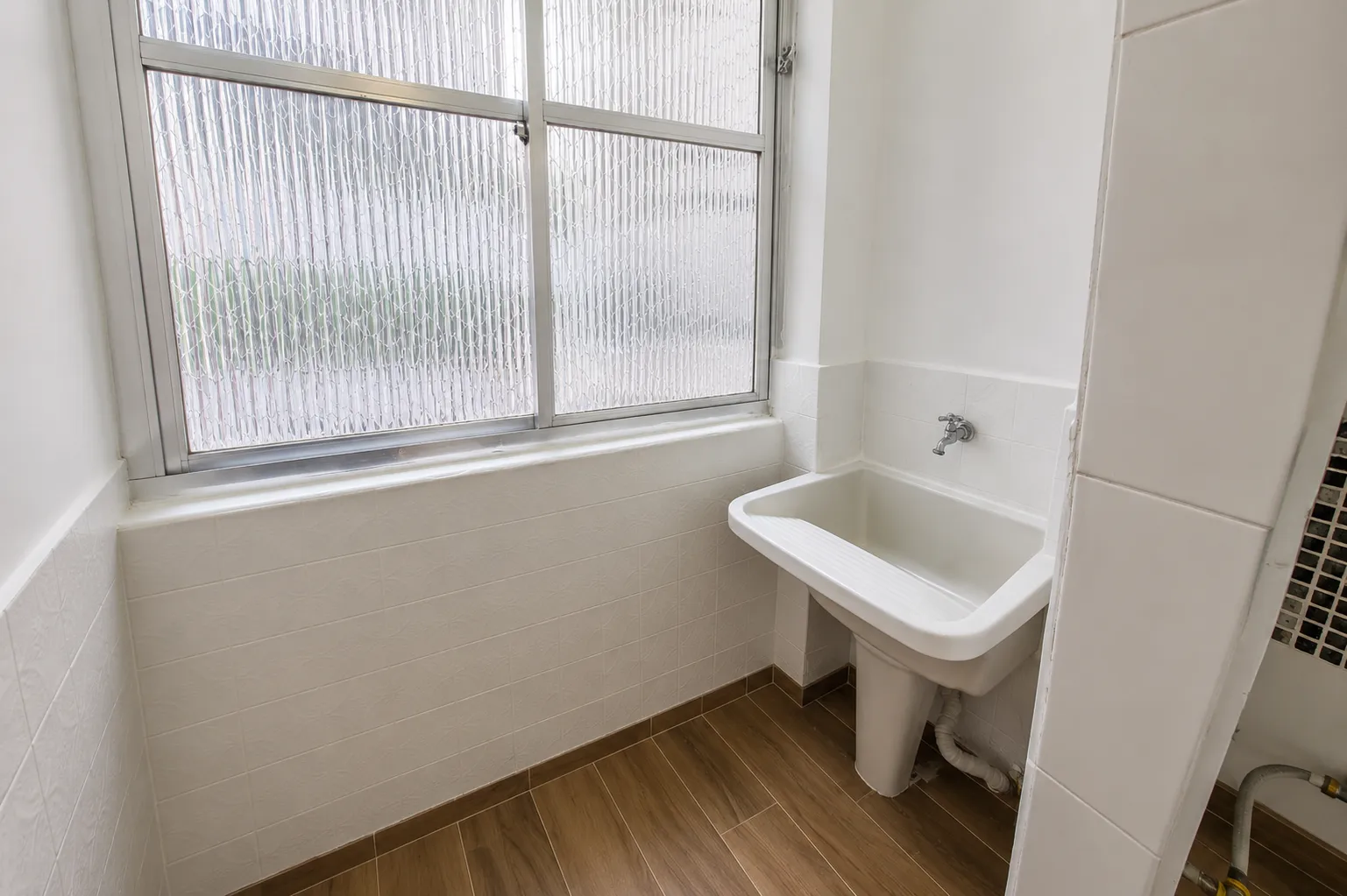Apartamento Reformado na orla da praia em Santos Avenida Bartholomeu de Gusmão Santos - 