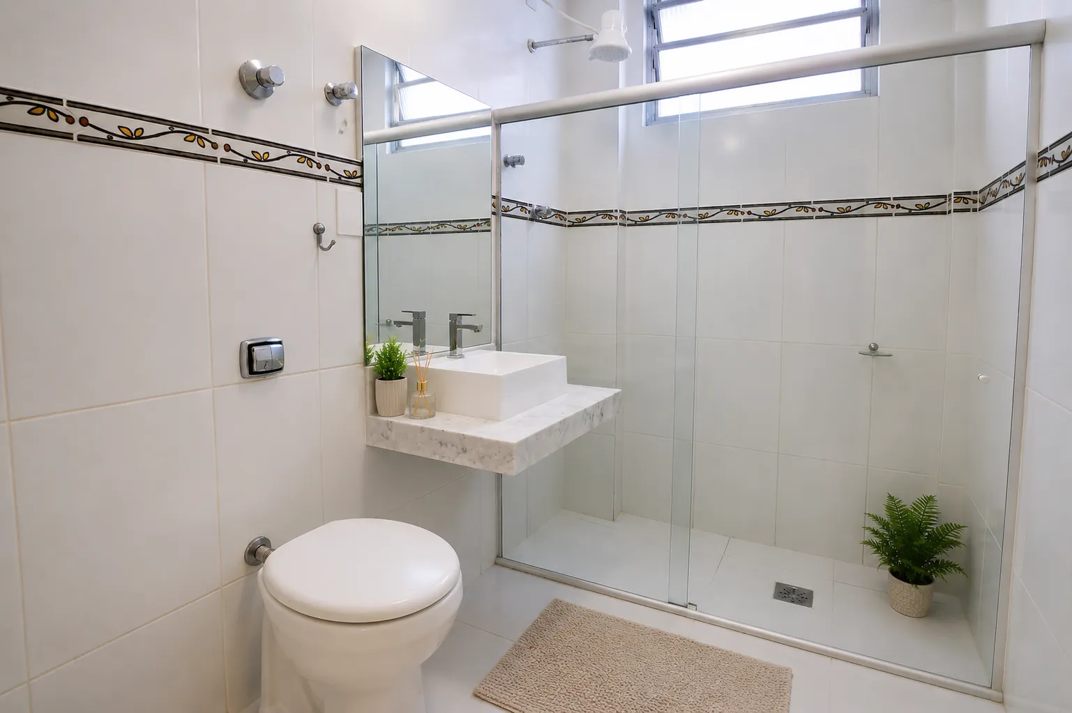 Apartamento Reformado na orla da praia em Santos Avenida Bartholomeu de Gusmão Santos - 